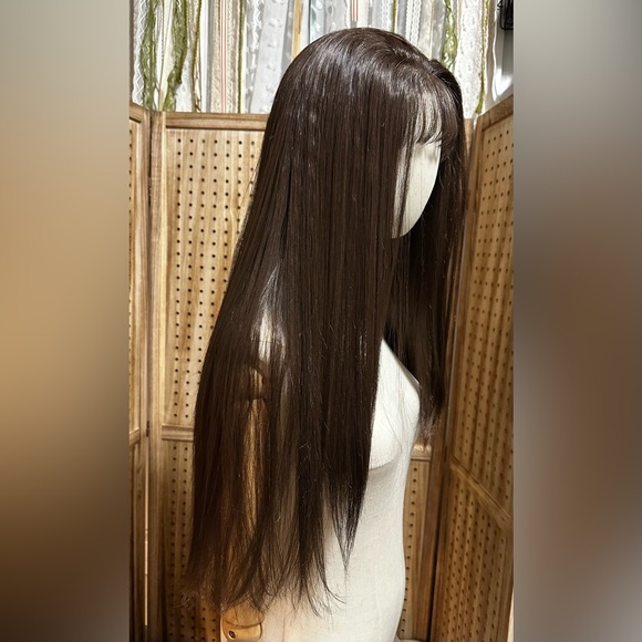 EUC 24” SYNTHETIC HAIR #3 Dark Brown Lace Front Wig with Bangs and long layers - Picture 4 of 8